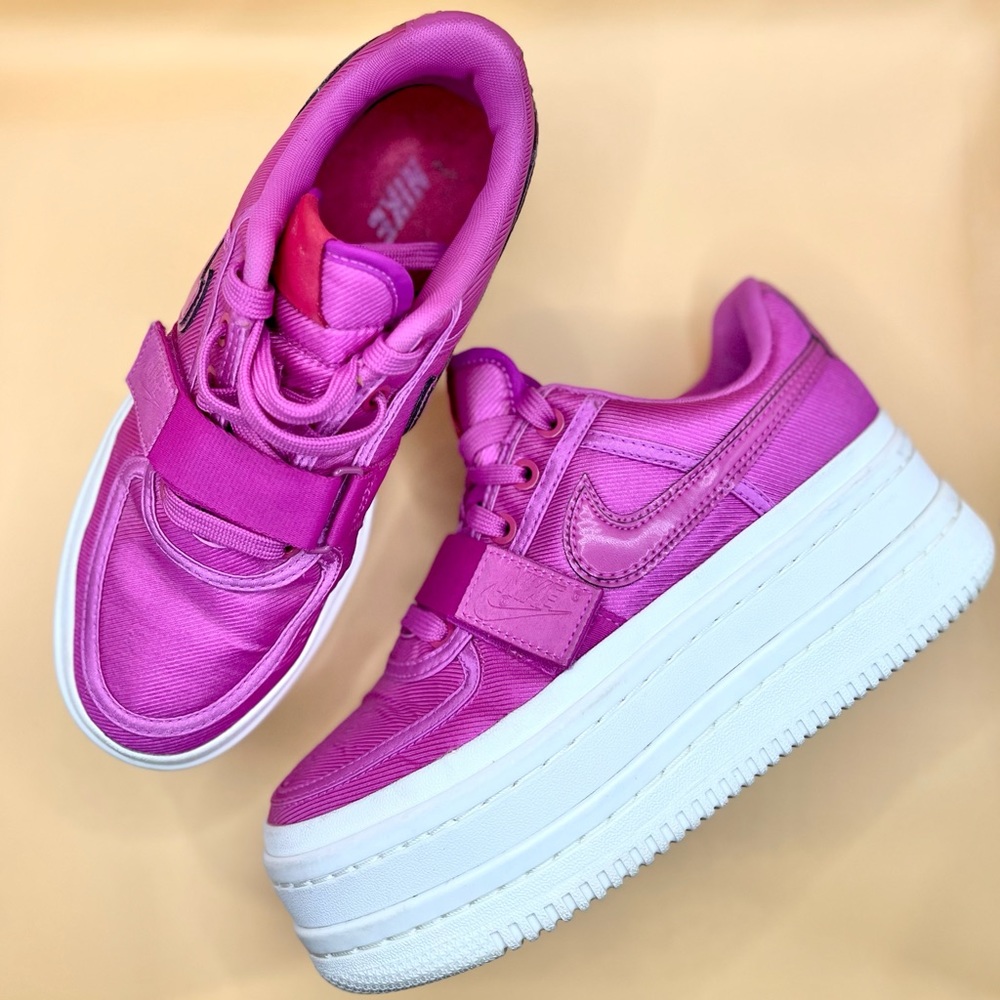 LIMITED EDITION!! Nike Women’s Vandal 2K Platform Sneakers Hyper Magenta